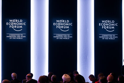 Participants during the Session: "Rebuilding for Peace "at the World Economic Forum on the MENA Region, Jordan 2017. Copyright by World Economic Forum / Benedikt von Loebell