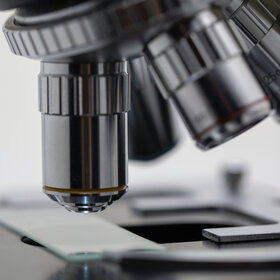 Microscope