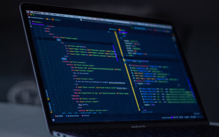 © Arnold Francisca / Unsplash